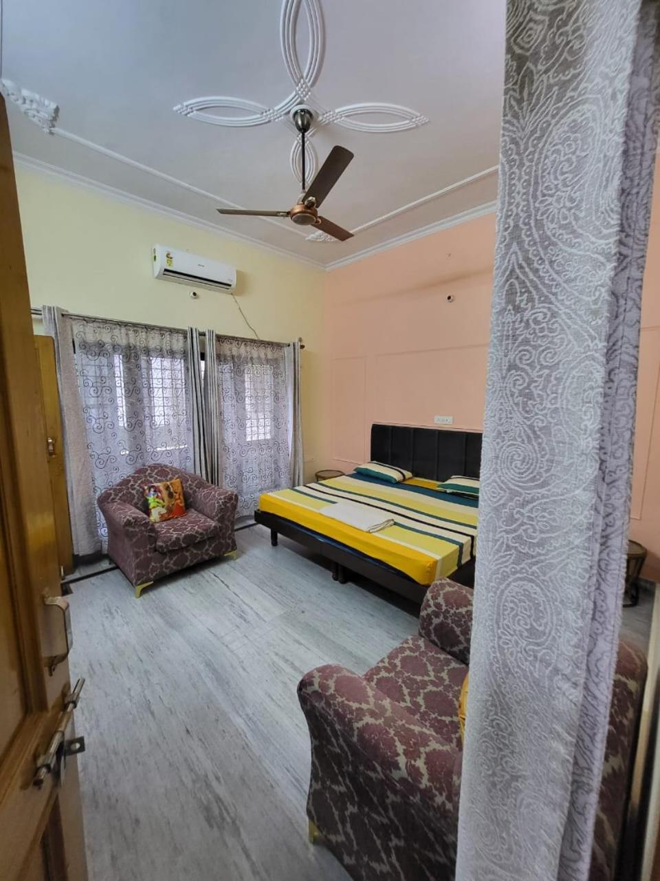 Nature View Homestay Dehradun Bilik gambar
