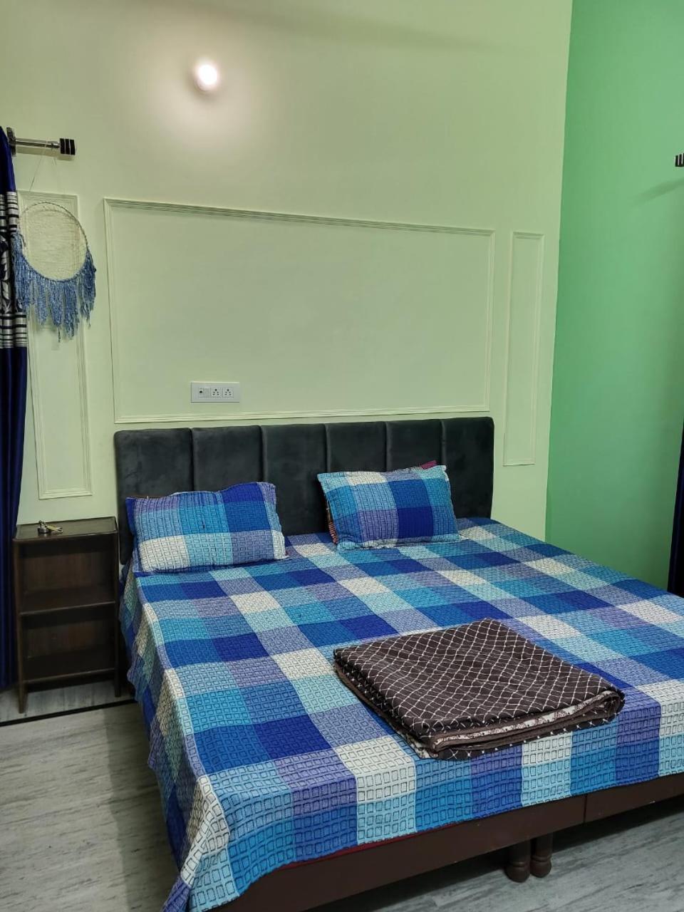 Nature View Homestay Dehradun Bilik gambar